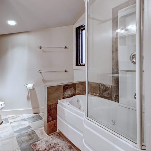 216a6177_78_79_80_81-copy Right. Direct can make Renovation, Cabinets, Bathroom for You